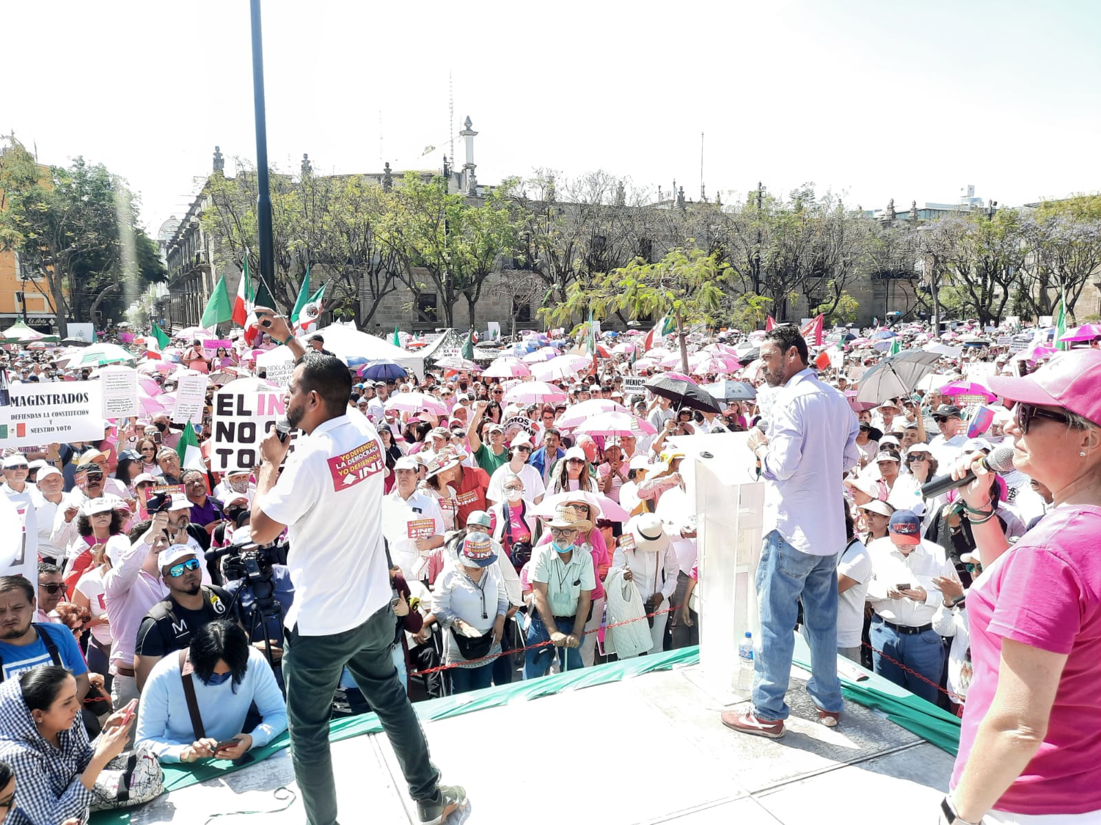 Movilización en defensa del INE